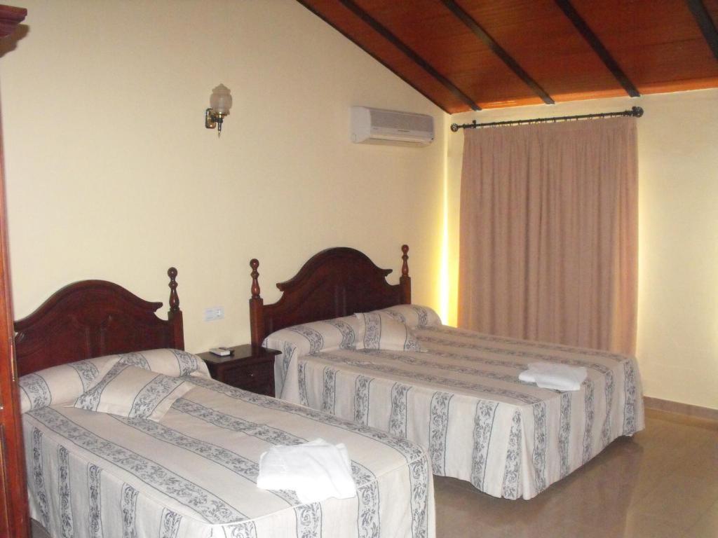 Hostal Nicol'S Hotel Luque Exterior photo